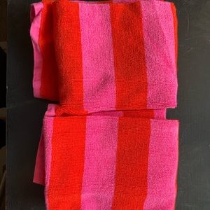 2 Kate spade kitchen towels
